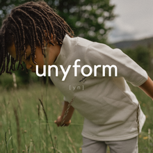 Charger l'image dans la galerie, Tee-shirt en coton bio, ecru logo noir