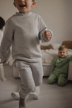 Charger l'image dans la galerie, Sweatshirt gris en coton bio à logo - Unyform