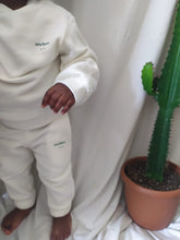 Charger l'image dans la galerie, Sweatshirt ecru en coton bio à logo - Unyform